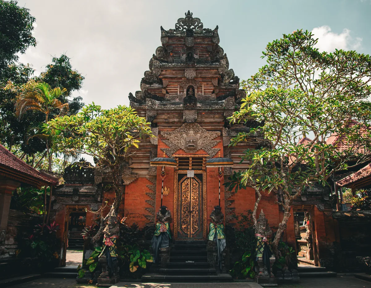 Bagaimana Layanan Pembuatan Website Kami Membantu Bisnis di Denpasar Bali Mengubah Pengunjung Menjadi Pelanggan Loyal?