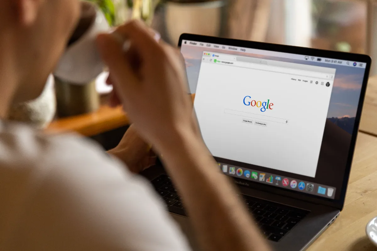 Bisnis B2B di Surabaya yang Memanfaatkan Jasa SEO Website Terbukti Lebih Cepat Ditemukan oleh Pengambil Keputusan Nasional