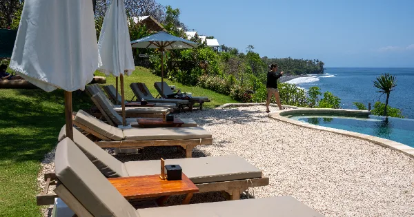 Bagaimana Desain Website Berstandar Internasional Membantu Bisnis Resort dan Tour di Denpasar Bali Memikat Wisatawan Mancanegara?